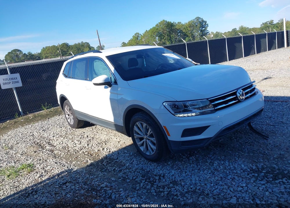 2018 VOLKSWAGEN TIGUAN VIN: 3VV3B7AX2JM211616