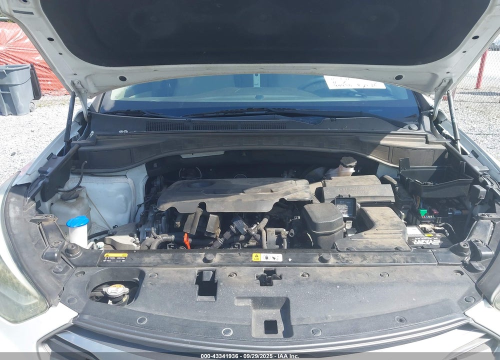 2017 HYUNDAI SANTA FE SPORT 2.4L VIN: 5NMZUDLBXHH027377