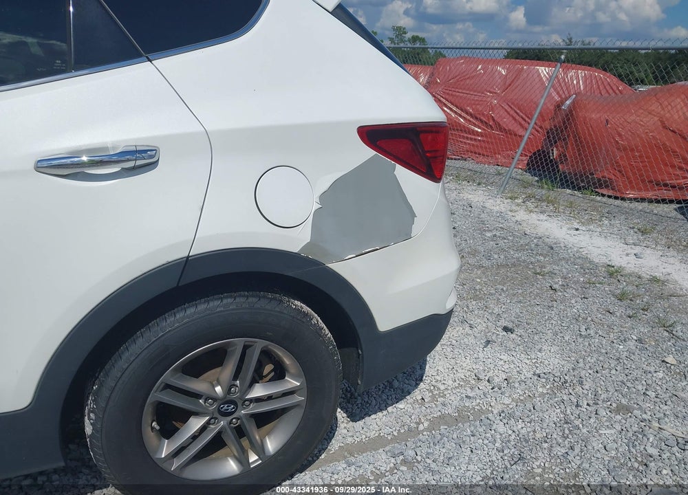 2017 HYUNDAI SANTA FE SPORT 2.4L VIN: 5NMZUDLBXHH027377