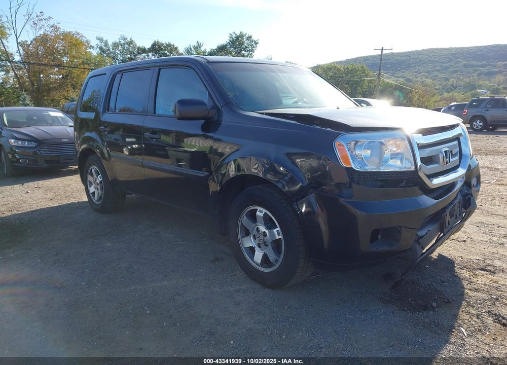 2011 HONDA PILOT LX VIN: 5FNYF4H22BB078542