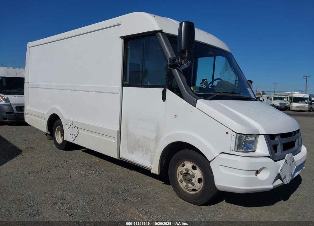 2015 ISUZU COMMERCIAL VAN VIN: JALB4T17XF7W00095
