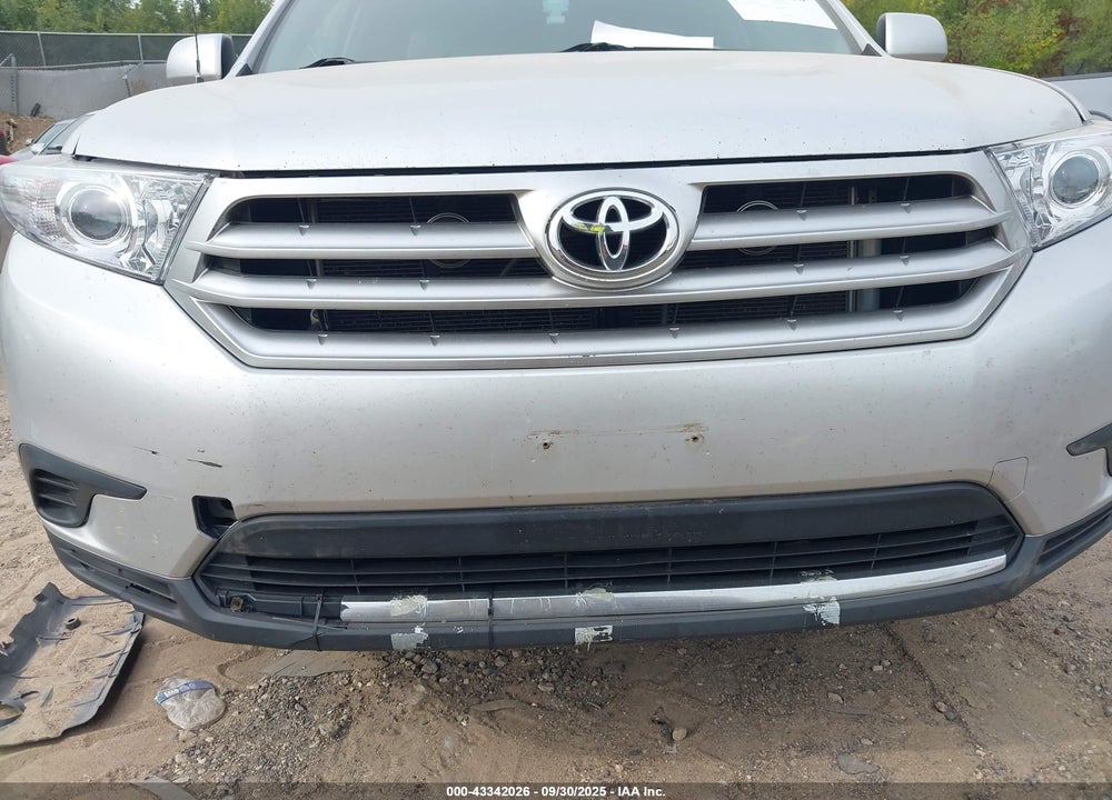 2012 TOYOTA HIGHLANDER BASE V6 VIN: 5TDBK3EH7CS119605