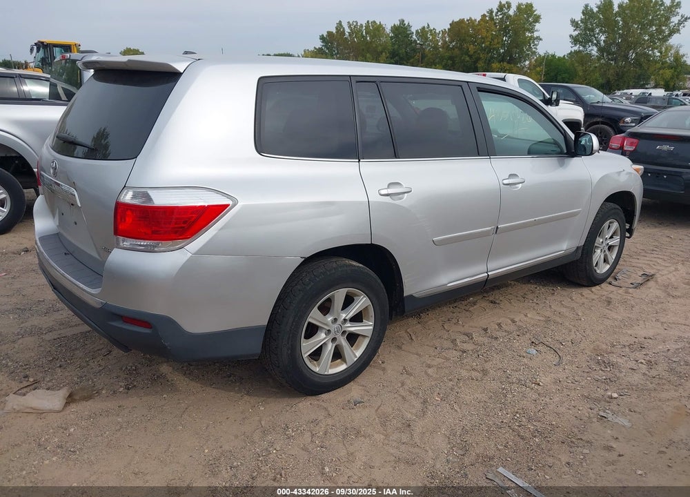 2012 TOYOTA HIGHLANDER BASE V6 VIN: 5TDBK3EH7CS119605