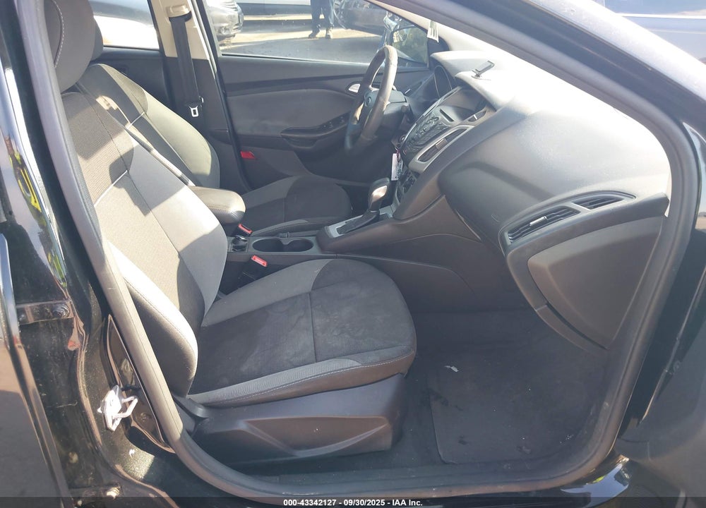 2014 FORD FOCUS SE VIN: 1FADP3F25EL218180