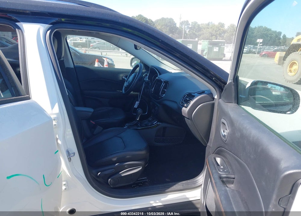 2018 JEEP COMPASS VIN: 3C4NJDCB8JT175219