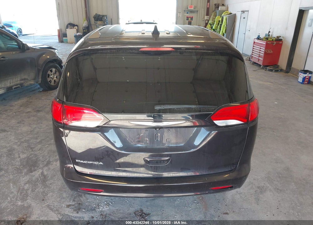 2017 CHRYSLER PACIFICA LX VIN: 2C4RC1CG5HR525425