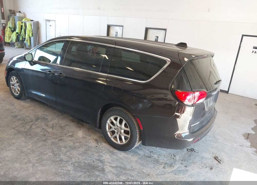 2017 CHRYSLER PACIFICA LX VIN: 2C4RC1CG5HR525425