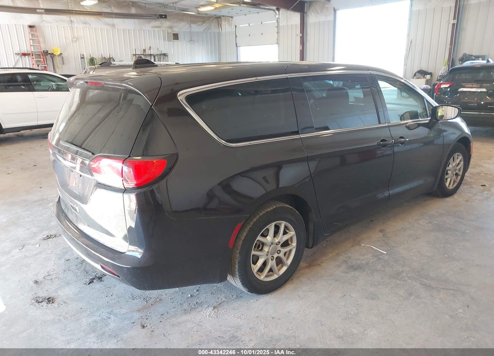 2017 CHRYSLER PACIFICA LX VIN: 2C4RC1CG5HR525425