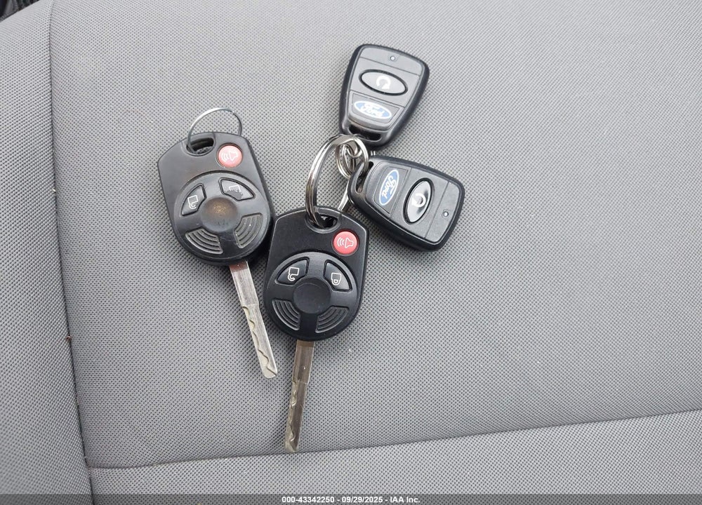 2016 FORD ESCAPE SE VIN: 1FMCU9GX3GUC25245