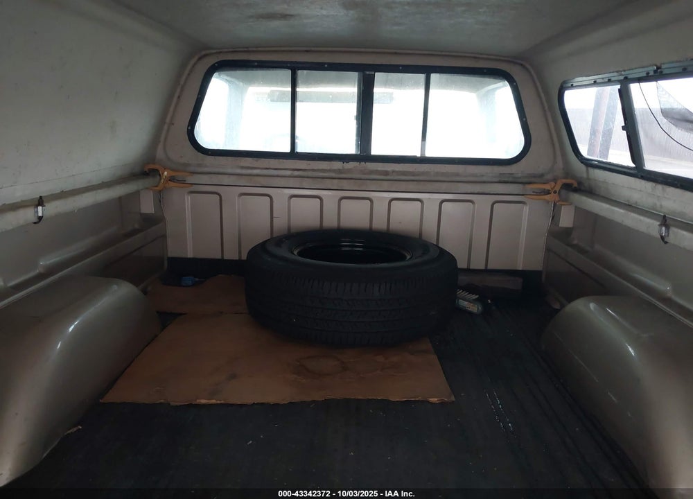 1988 CHEVROLET GMT-400 C1500 VIN: 1GCDC14K0JZ267520