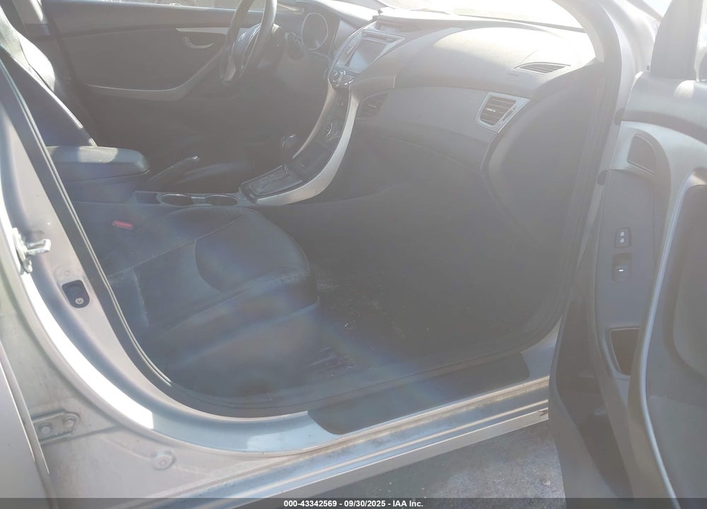 2013 HYUNDAI ELANTRA VIN: KMHDH4AE7DU670845