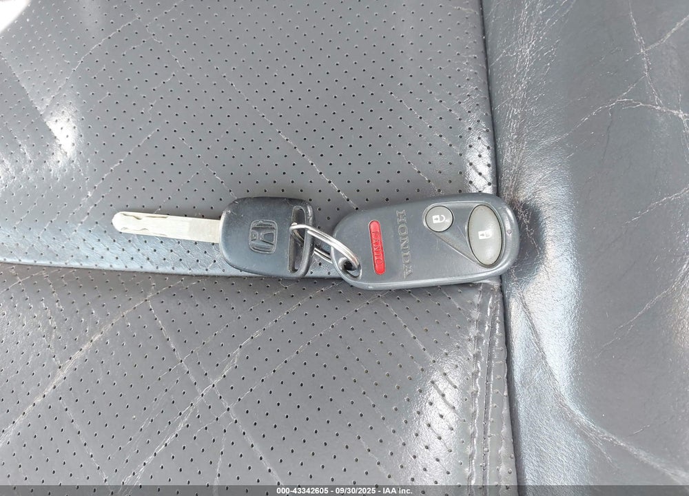 2003 HONDA PILOT EX-L VIN: 2HKYF18683H527100