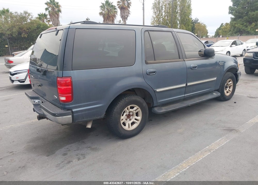 2000 FORD EXPEDITION XLT VIN: 1FMRU1567YLC42871