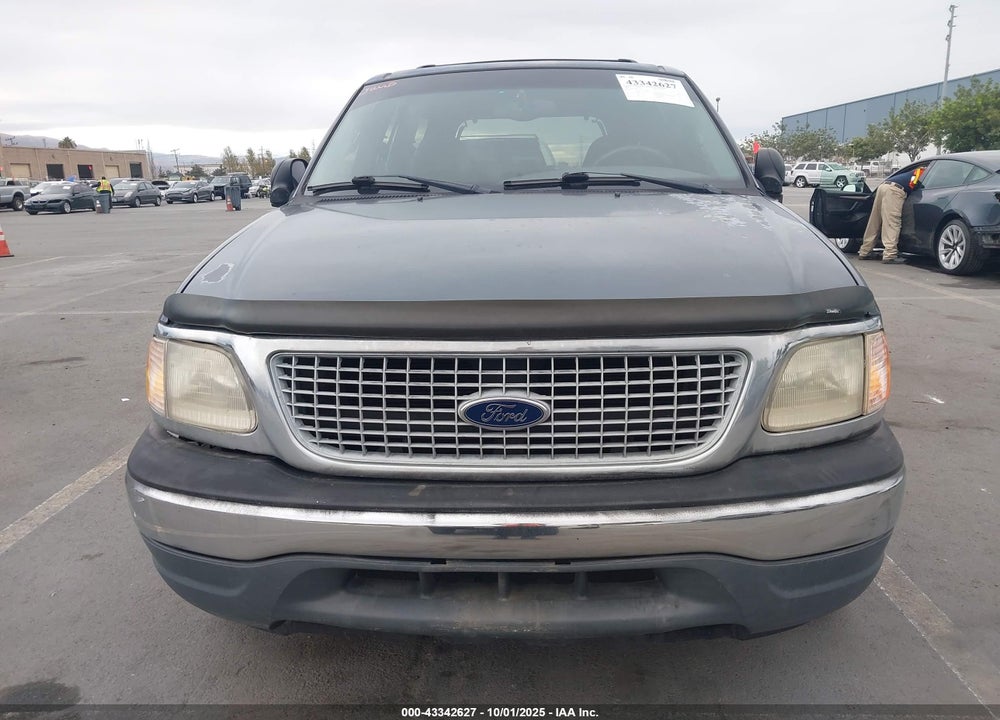 2000 FORD EXPEDITION XLT VIN: 1FMRU1567YLC42871