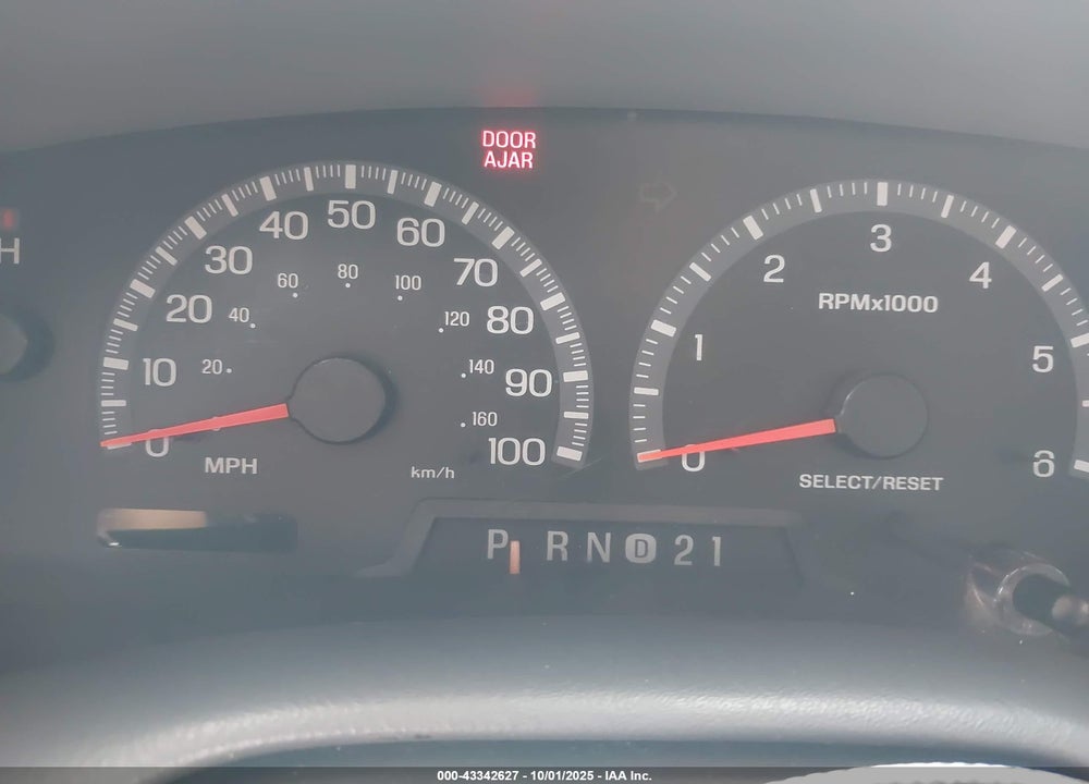 2000 FORD EXPEDITION XLT VIN: 1FMRU1567YLC42871