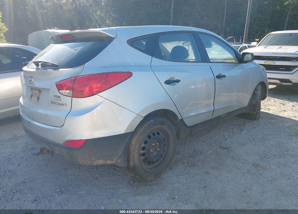 2011 HYUNDAI TUCSON GL VIN: KM8JT3AB3BU200536