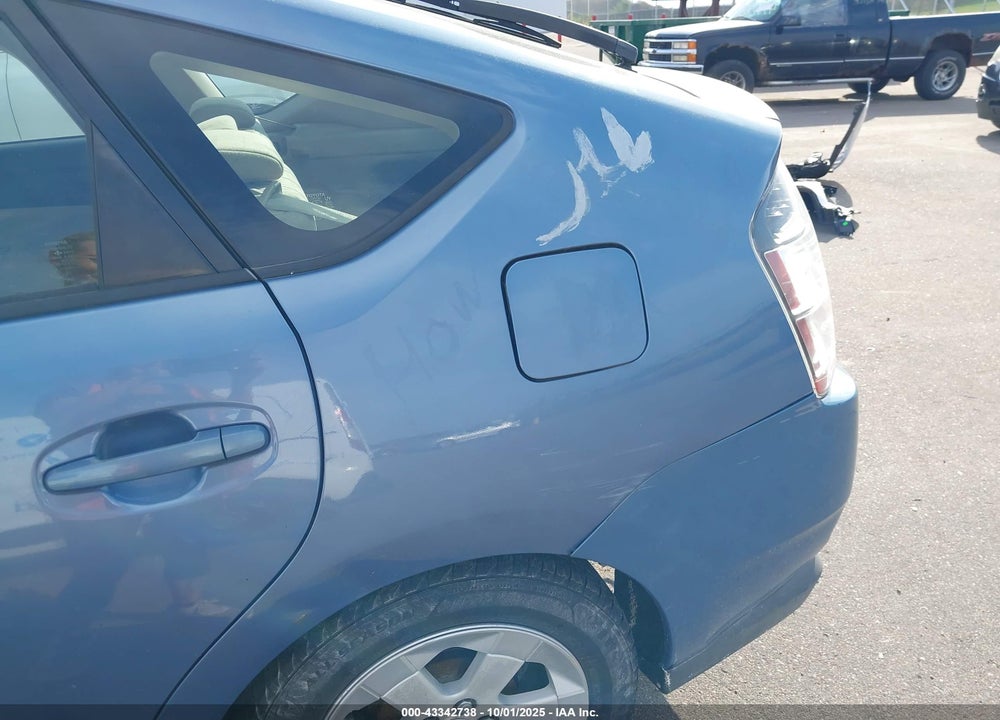2005 TOYOTA PRIUS VIN: JTDKB20U657039496