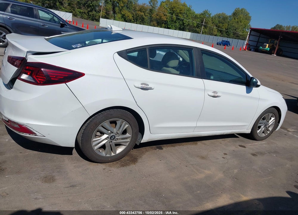 2019 HYUNDAI ELANTRA VIN: 5NPD84LF5KH457863