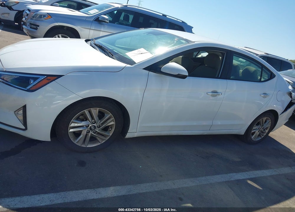 2019 HYUNDAI ELANTRA VIN: 5NPD84LF5KH457863