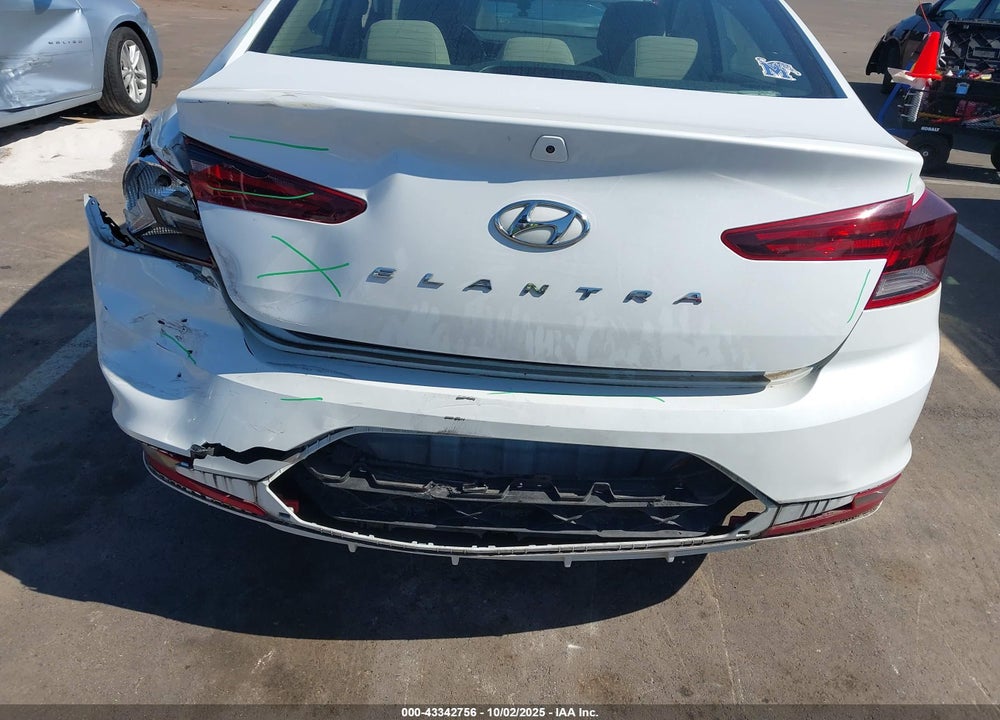 2019 HYUNDAI ELANTRA VIN: 5NPD84LF5KH457863