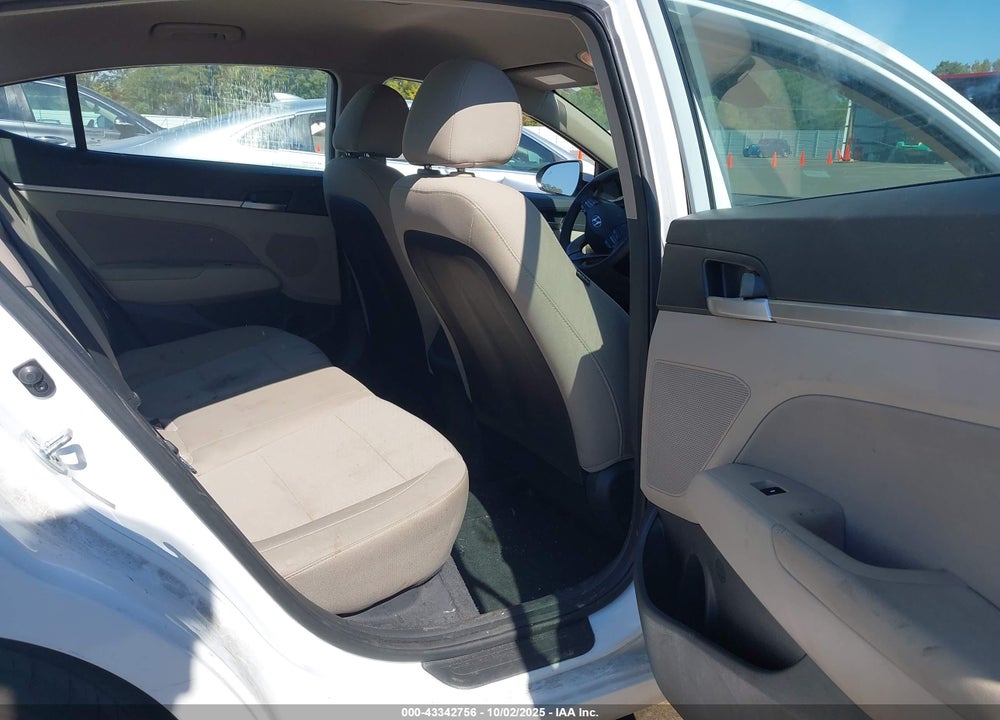 2019 HYUNDAI ELANTRA VIN: 5NPD84LF5KH457863