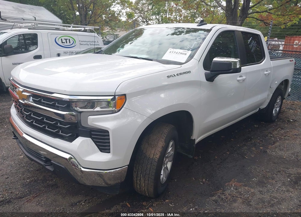 2025 CHEVROLET SILVERADO 1500 4WD STANDARD BED LT VIN: 1GCUKDEDXSZ129831
