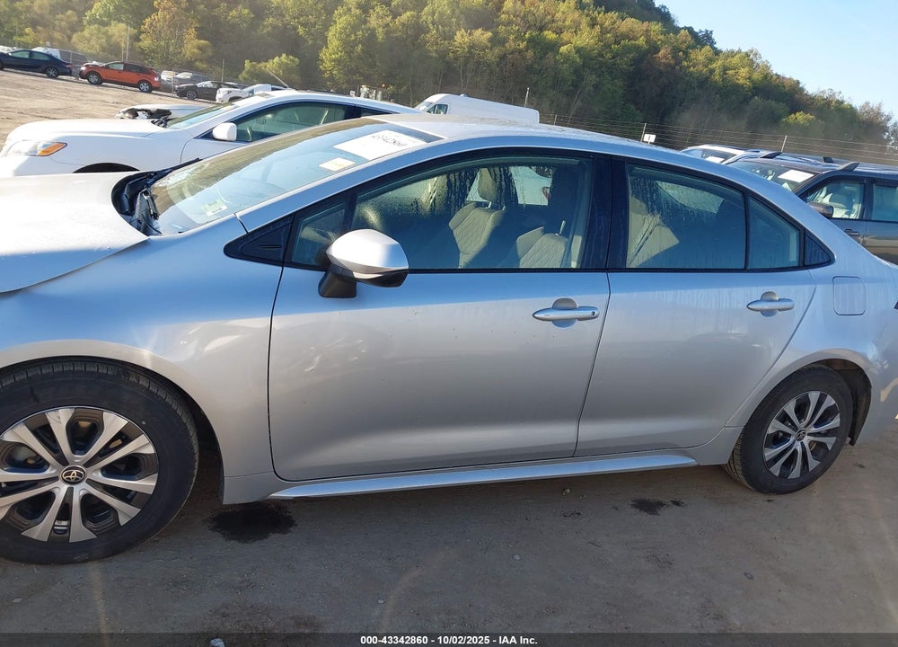 2022 TOYOTA COROLLA HYBRID LE VIN: JTDEAMDE4N3007748