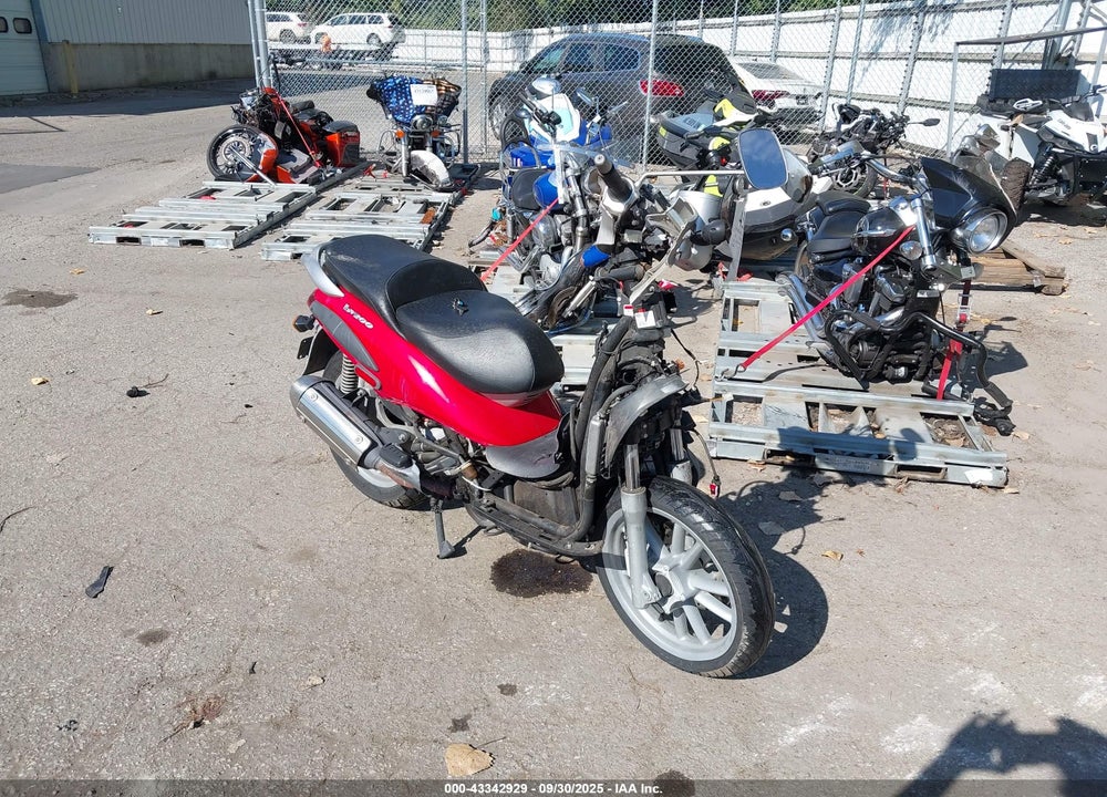 2003 PIAGGIO BV 200 VIN: ZAPM289LX35001931