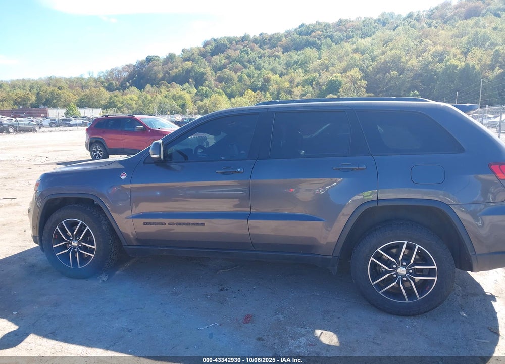 2018 JEEP GRAND CHEROKEE VIN: 1C4RJFLG2JC229439