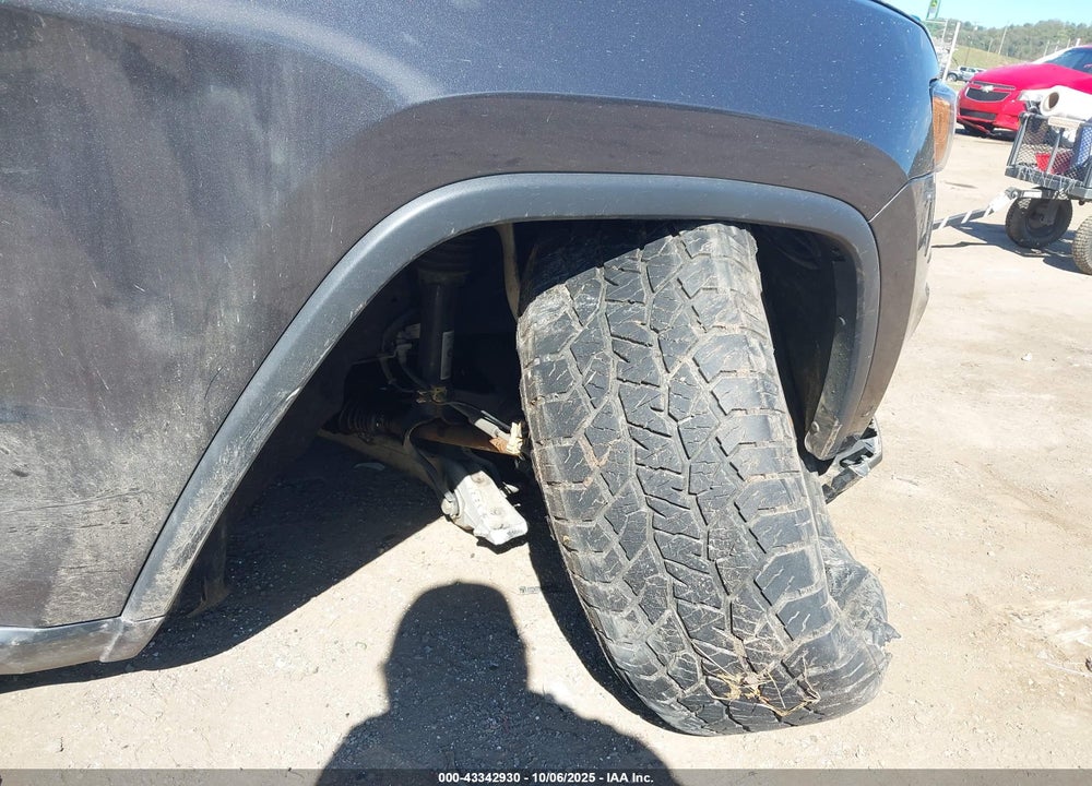 2018 JEEP GRAND CHEROKEE VIN: 1C4RJFLG2JC229439