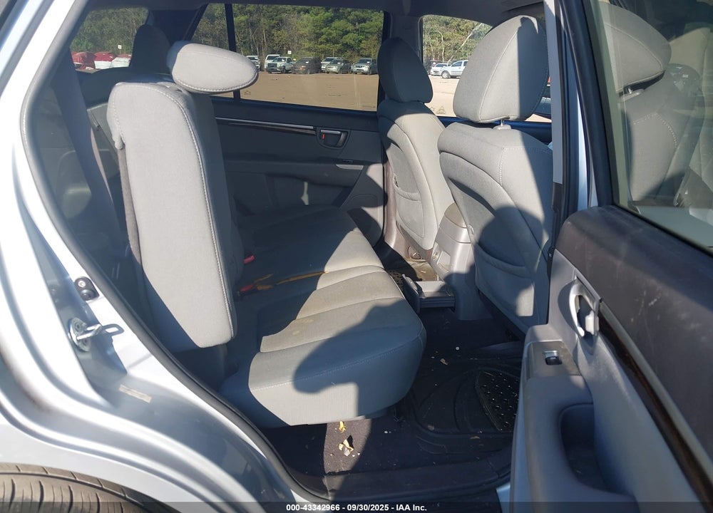 2010 HYUNDAI SANTA FE GLS VIN: 5NMSG3AB7AH404081