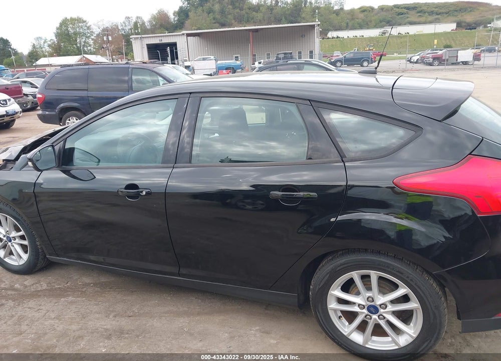 2015 FORD FOCUS SE VIN: 1FADP3K27FL288562