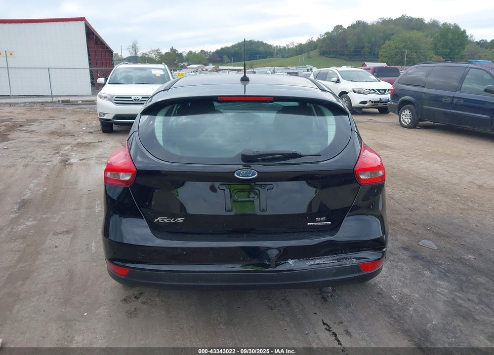 2015 FORD FOCUS SE VIN: 1FADP3K27FL288562