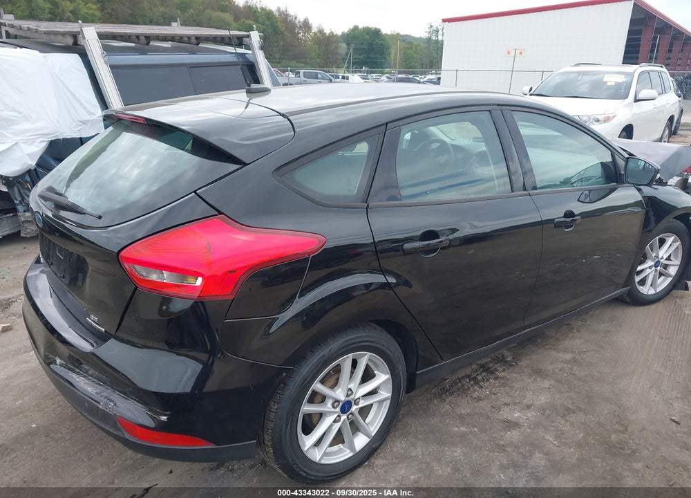 2015 FORD FOCUS SE VIN: 1FADP3K27FL288562
