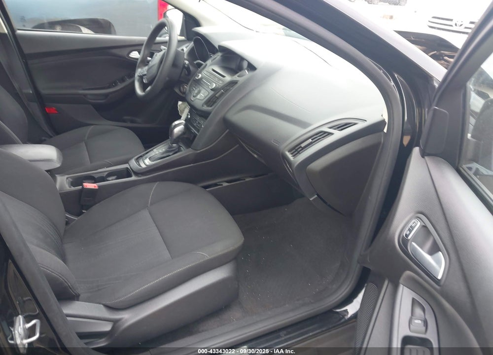 2015 FORD FOCUS SE VIN: 1FADP3K27FL288562