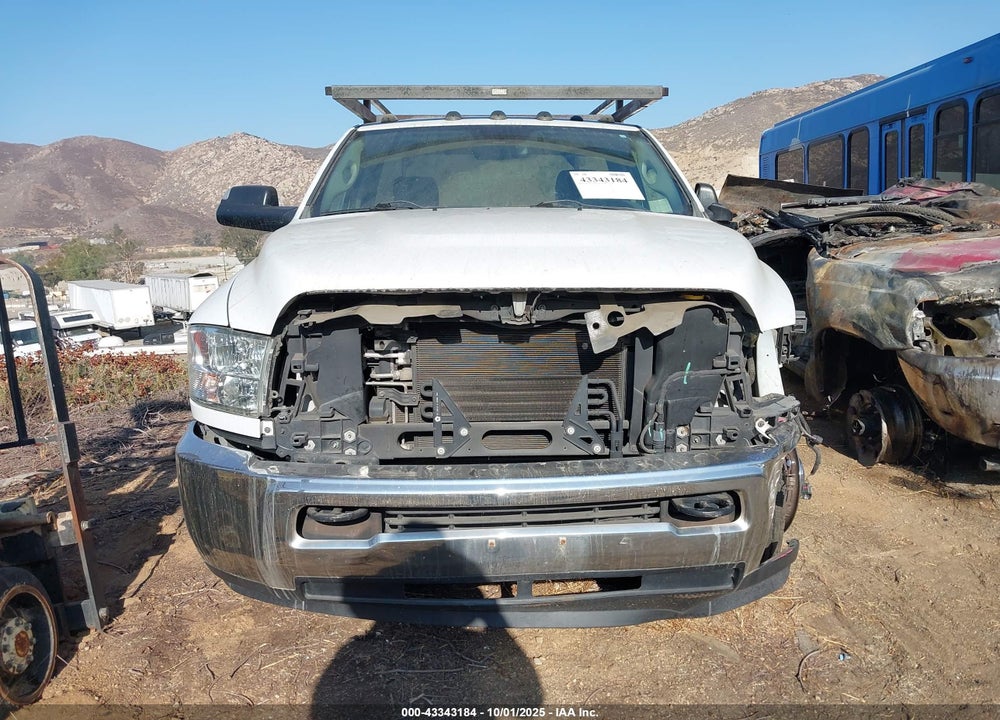 2016 RAM 3500 TRADESMAN VIN: 3C63RPAJ1GG115755