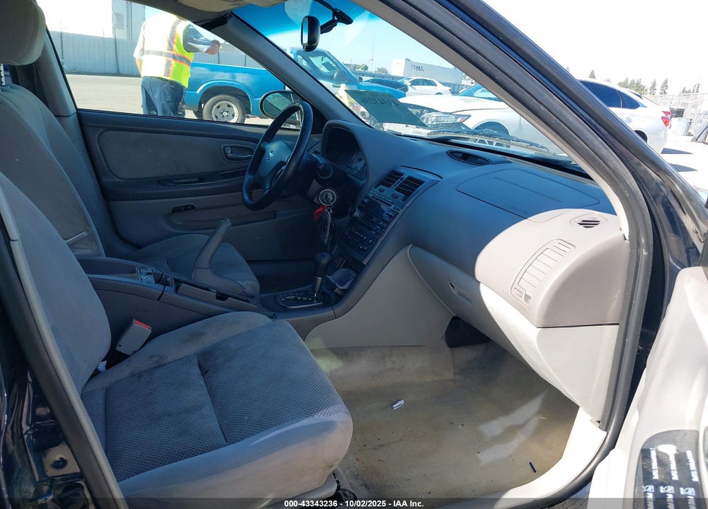 2002 NISSAN MAXIMA SE VIN: JN1DA31D72T402684