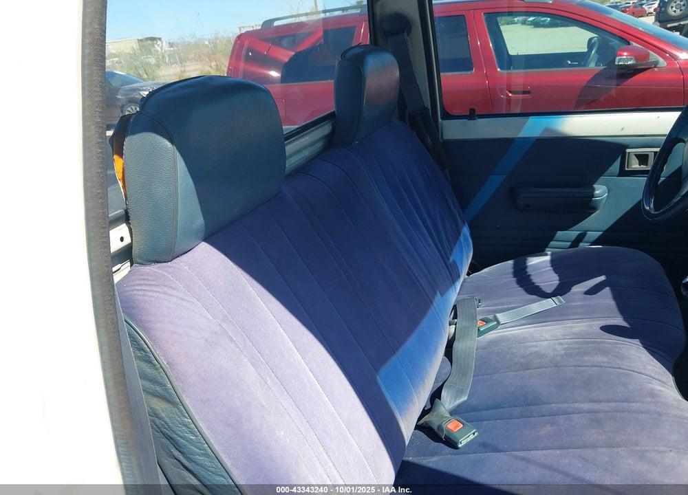 1990 TOYOTA PICKUP 1/2 TON SHORT WHEELBASE VIN: JT4RN81A0L0055843