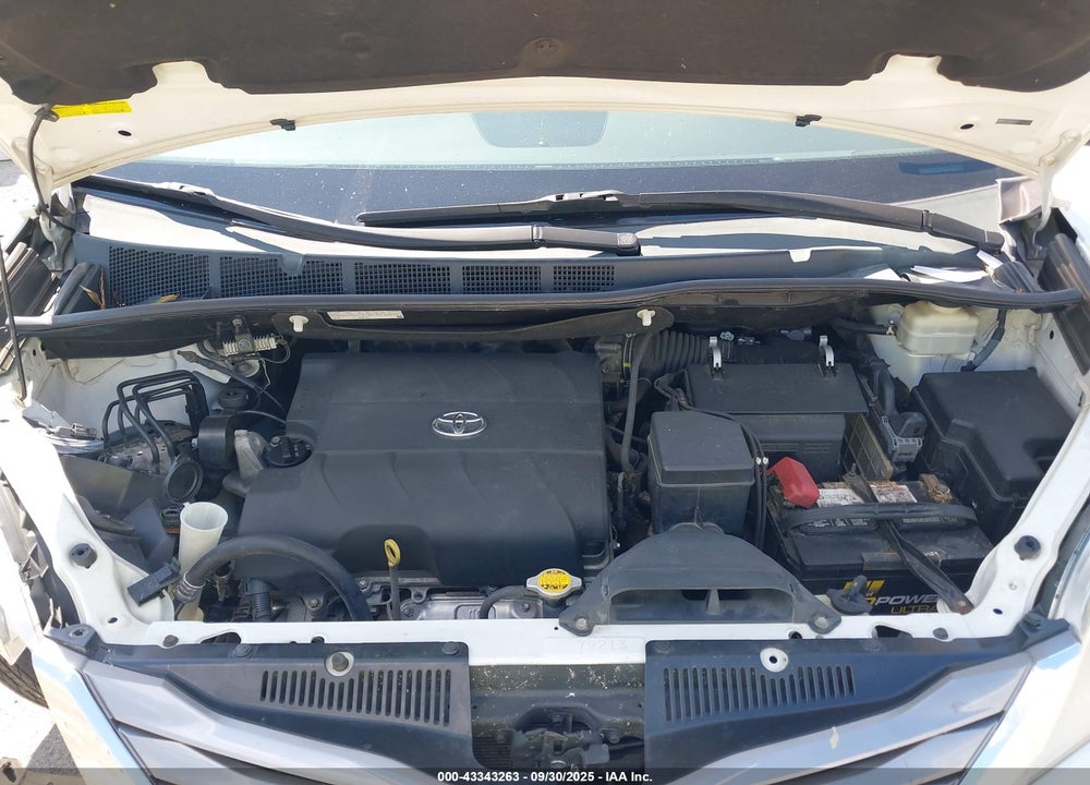2015 TOYOTA SIENNA XLE 8 PASSENGER VIN: 5TDYK3DC7FS651294