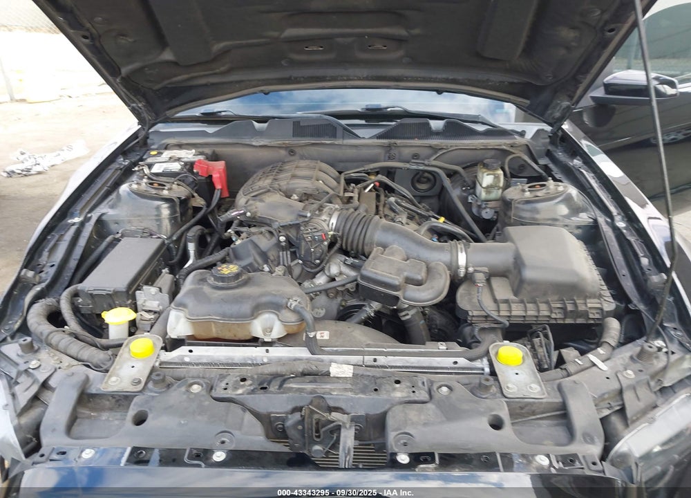 2014 FORD MUSTANG V6 PREMIUM VIN: 1ZVBP8AM1E5285027