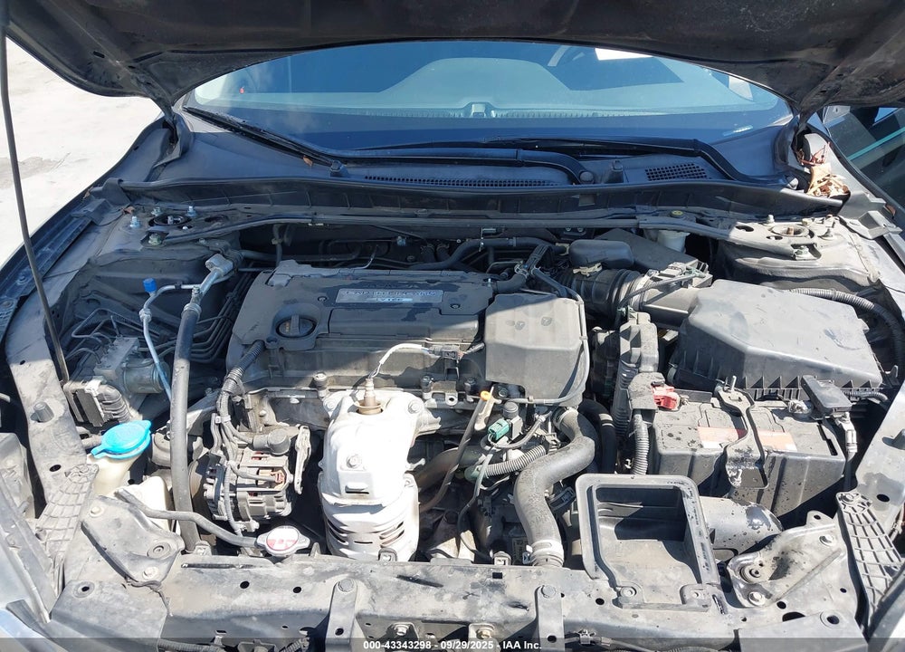 2015 HONDA ACCORD VIN: 1HGCR2F53FA120445