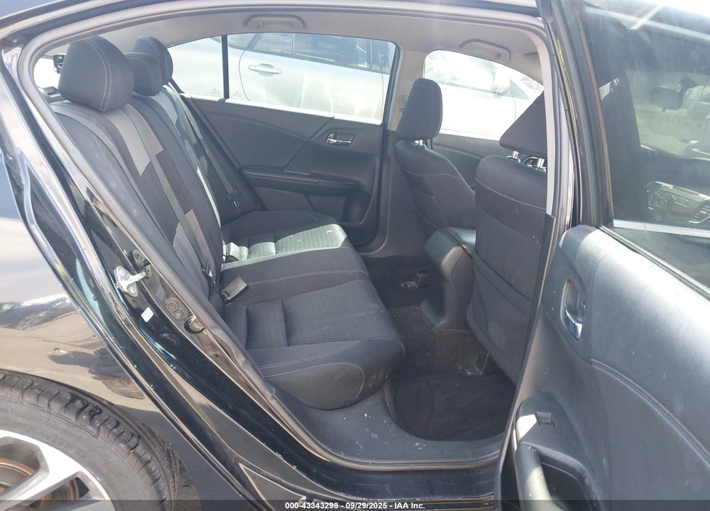 2015 HONDA ACCORD VIN: 1HGCR2F53FA120445