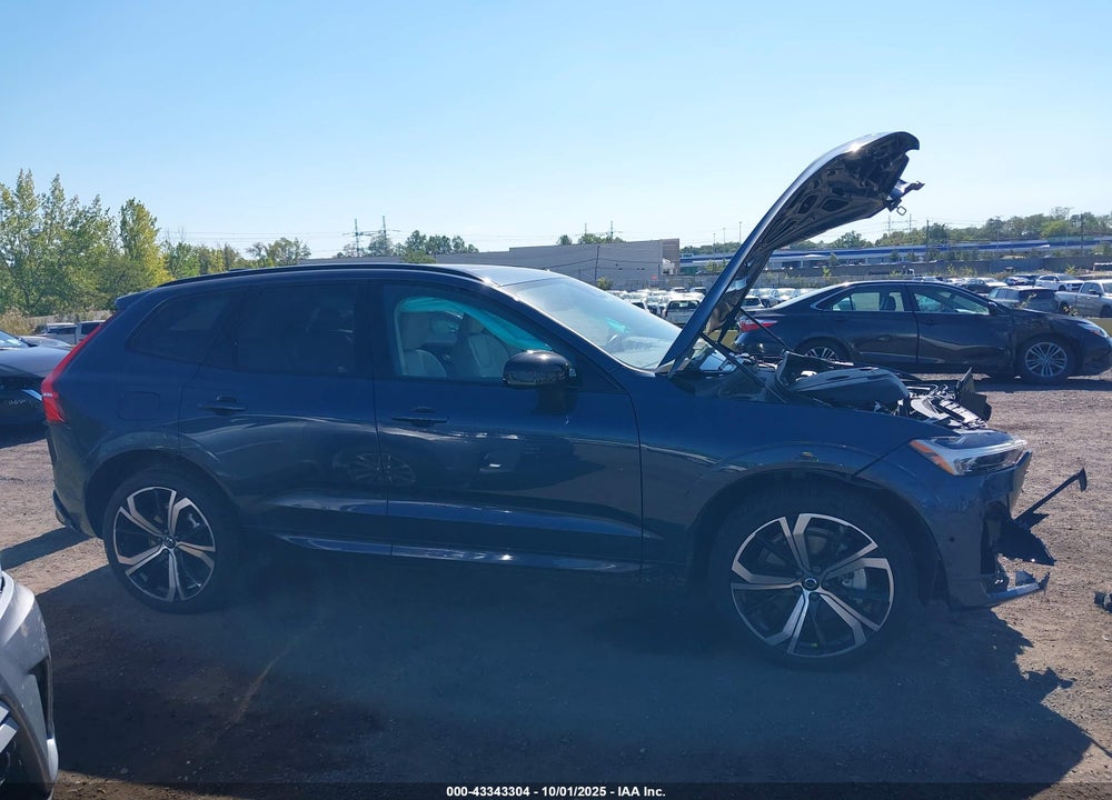 2024 VOLVO XC60 RECHARGE PLUG-IN HYBRID T8 ULTIMATE DARK THEME VIN: YV4H60DM2R1946829