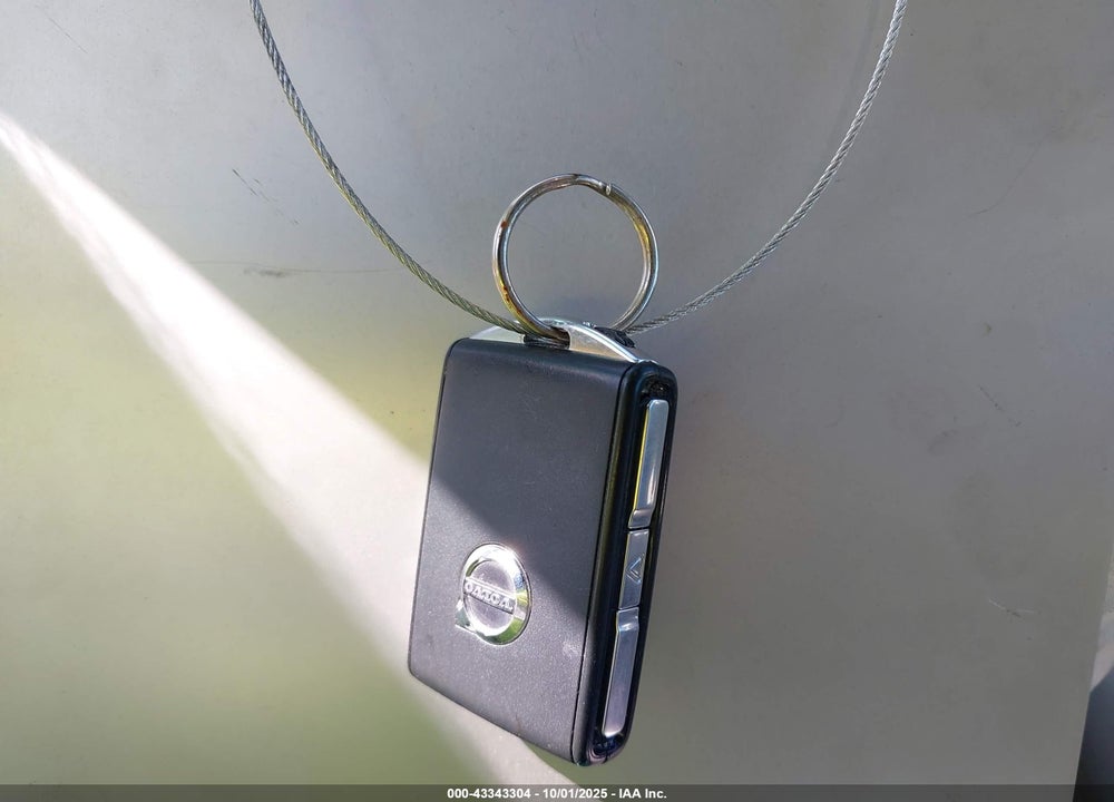 2024 VOLVO XC60 RECHARGE PLUG-IN HYBRID T8 ULTIMATE DARK THEME VIN: YV4H60DM2R1946829