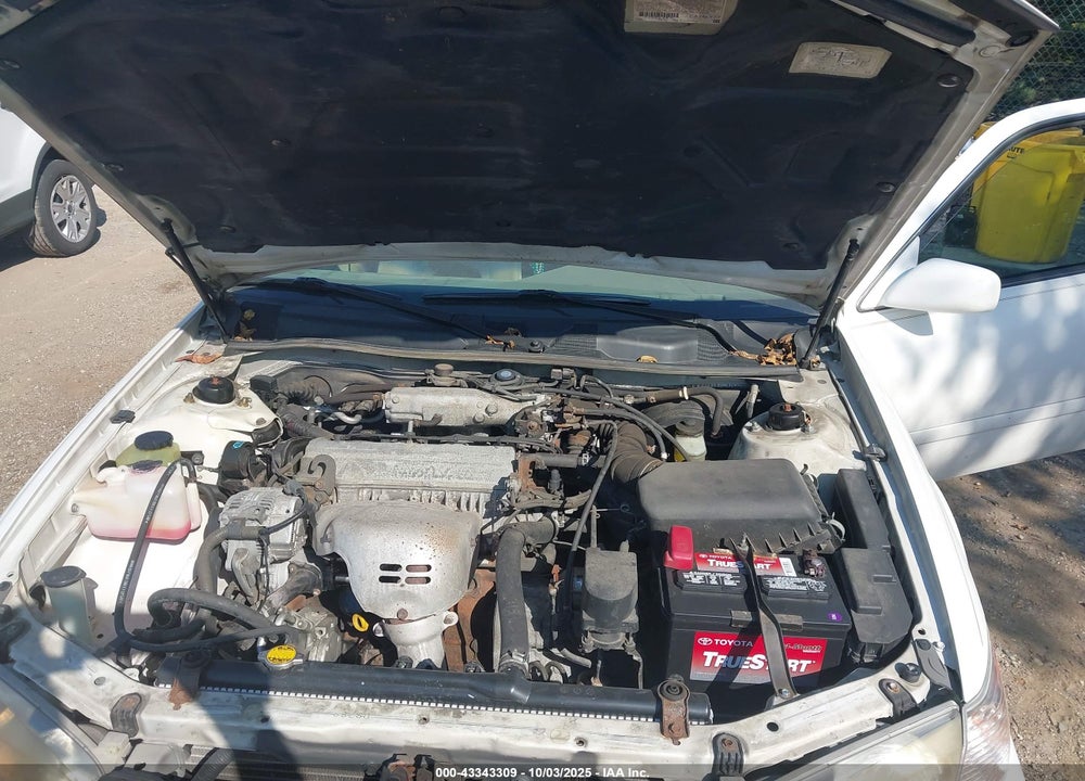 2000 TOYOTA CAMRY CE VIN: 4T1BG22K2YU985111