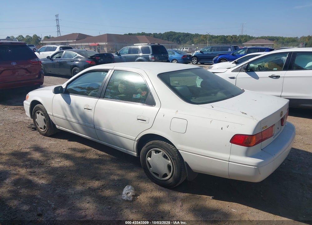 2000 TOYOTA CAMRY CE VIN: 4T1BG22K2YU985111