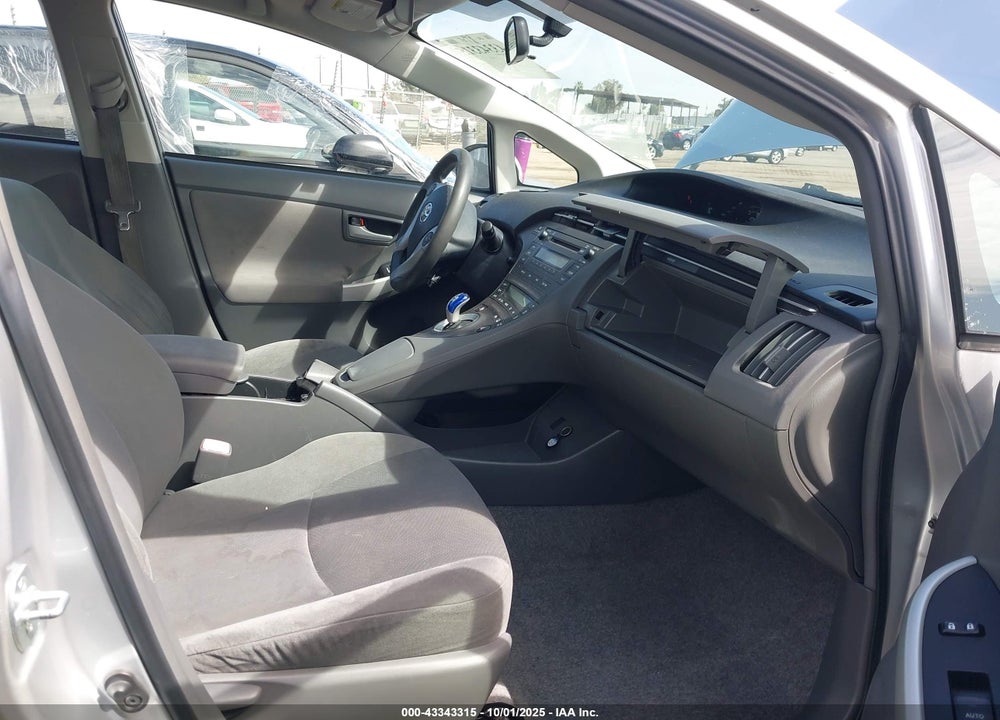 2011 TOYOTA PRIUS TWO VIN: JTDKN3DU5B5324379