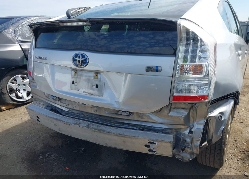 2011 TOYOTA PRIUS TWO VIN: JTDKN3DU5B5324379
