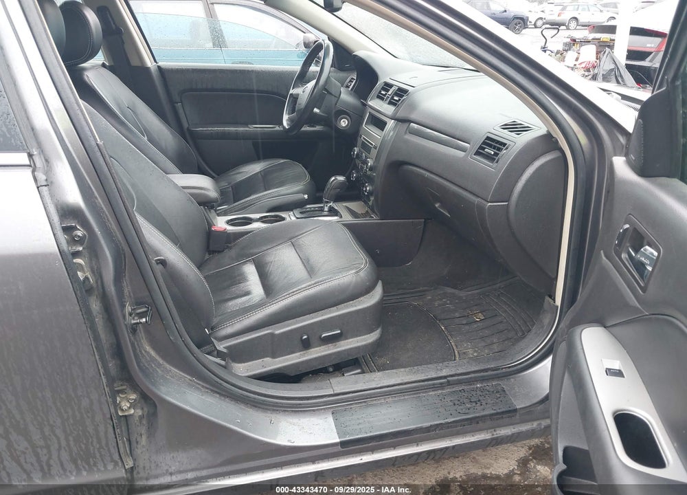 2011 FORD FUSION VIN: 3FAHP0JA6BR303315