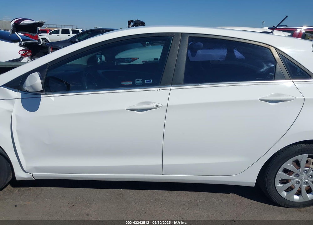 2016 HYUNDAI ELANTRA GT VIN: KMHD35LH3GU303747